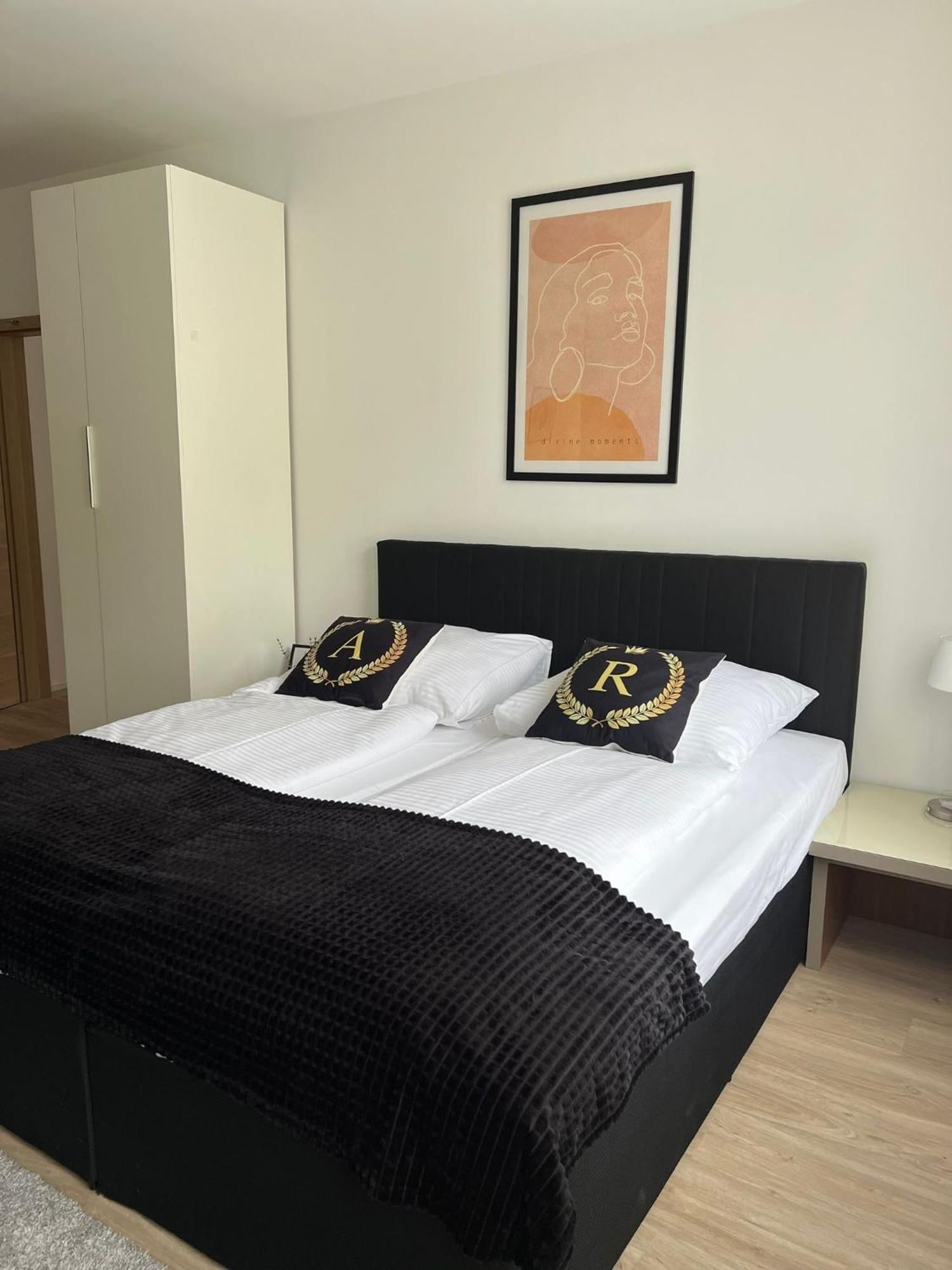 Alpha Rooms 巴克南 外观 照片
