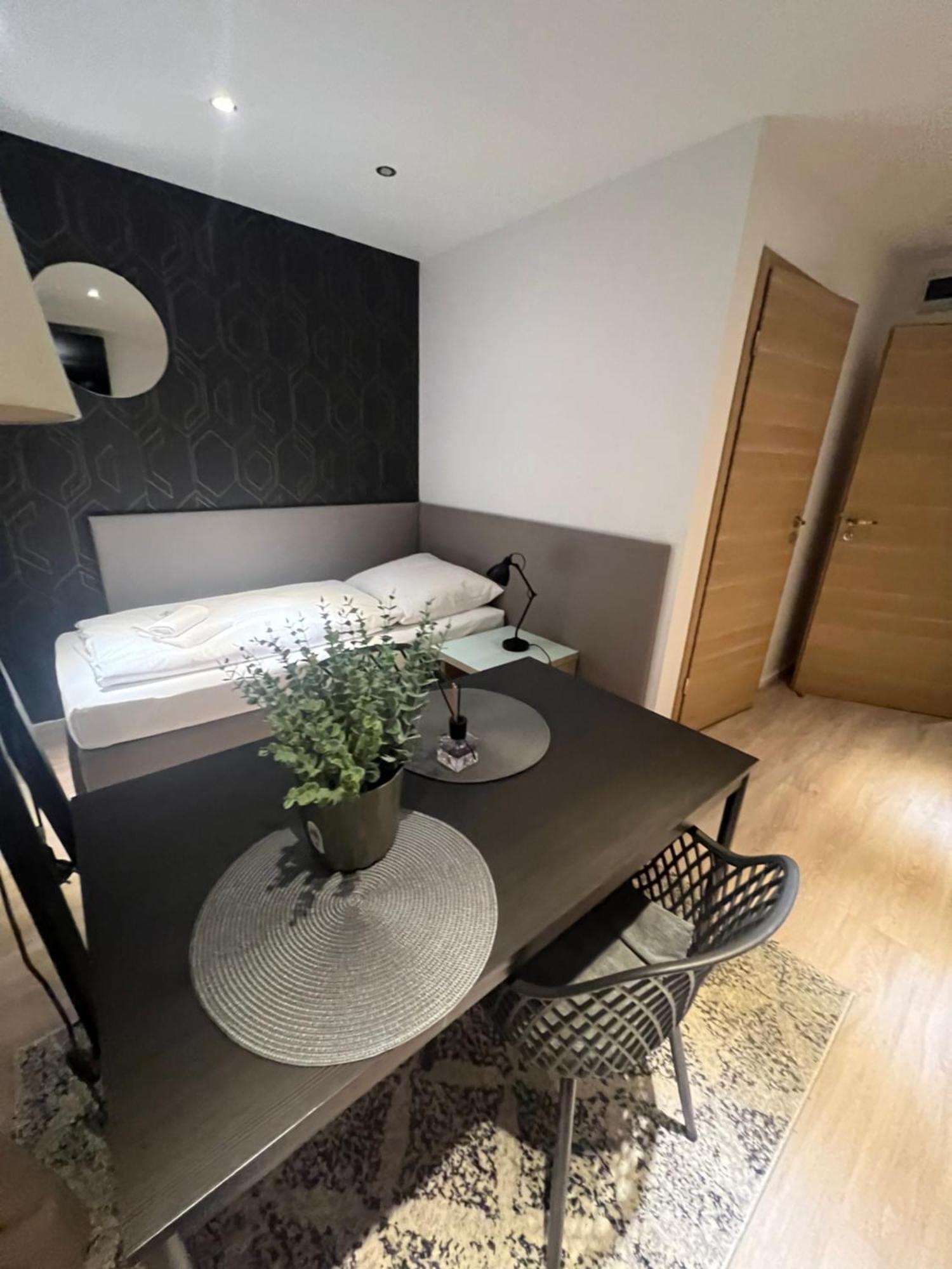 Alpha Rooms 巴克南 外观 照片