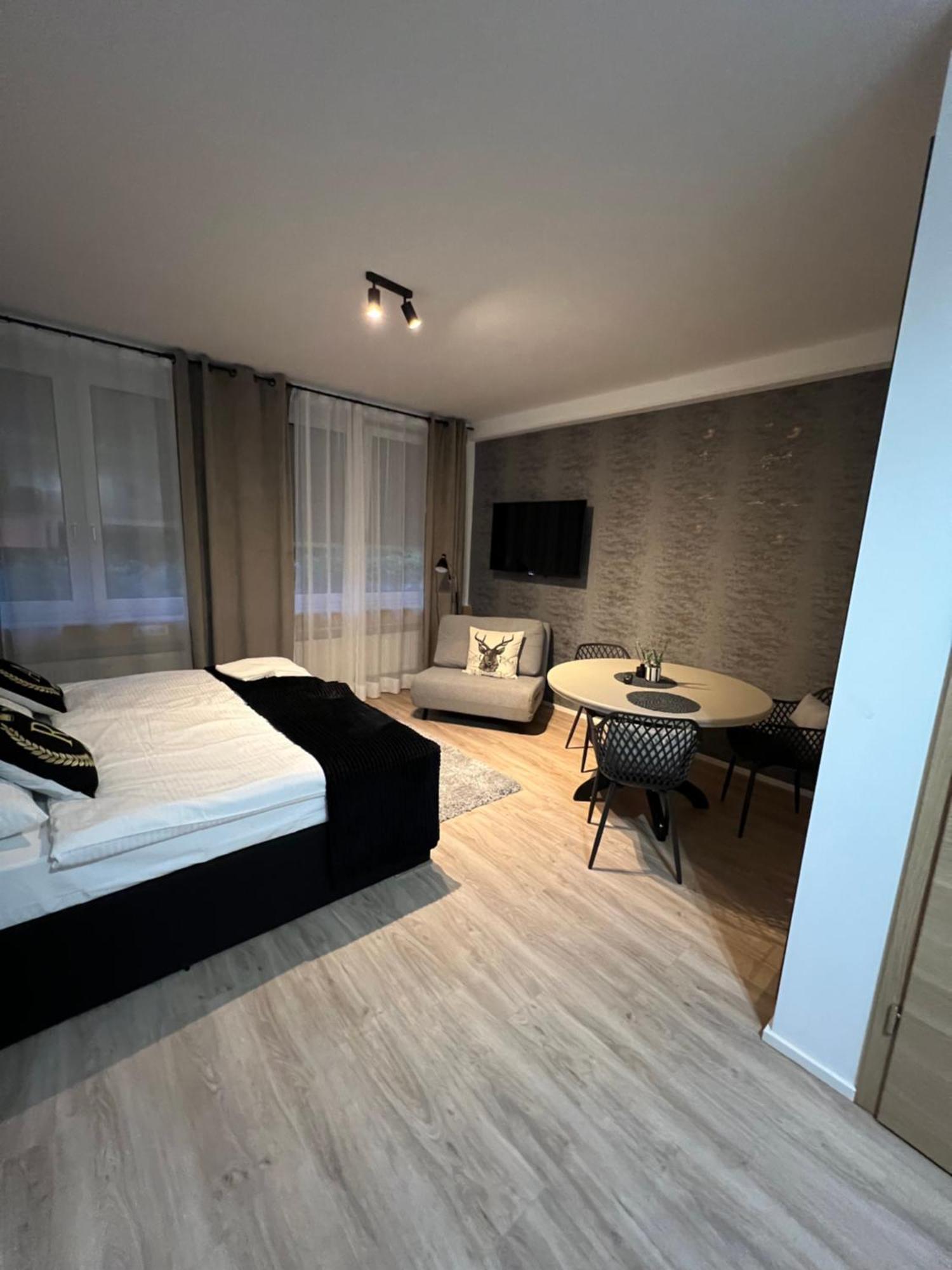 Alpha Rooms 巴克南 外观 照片