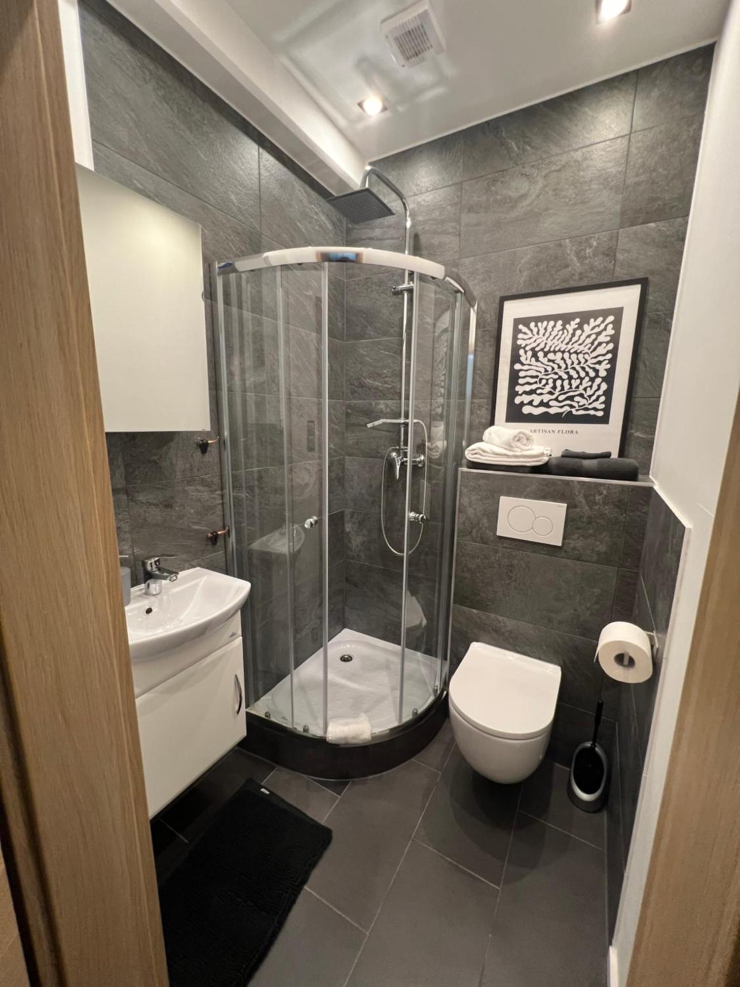 Alpha Rooms 巴克南 外观 照片